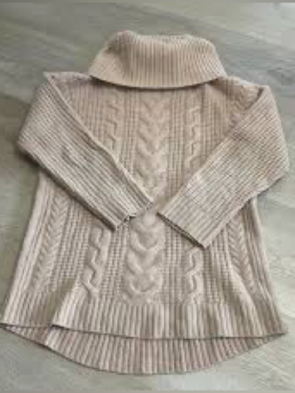 ❤️🔥5/$25❤️🔥Minimalist Cable-Knit Turtleneck Sweater in Warm Beige